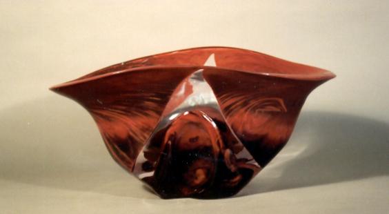 PEBBLE BOWL GRANDE
9 1/2 x 19 x 12
Clear & Calcedonia Glass by Dino Rosin